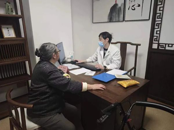 0718_133237783_467.jpg 医养结合社工队伍 为机构养老“赋能增效”3.jpeg